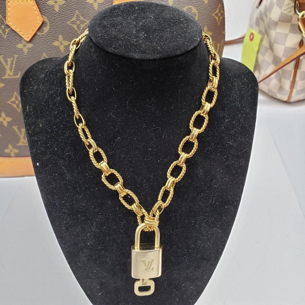 Authentic Louis Vuitton Lock & Key w/ Unbranded Gold Plated Gold Chain Necklace